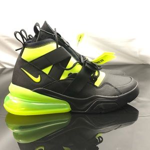 Nike Men’s Air Force 270 Utility SZ